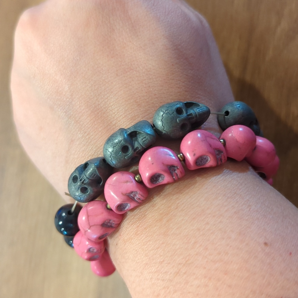 Set Of Two Skull Skeleton Stretchy Bracelets - Picture 2 of 3